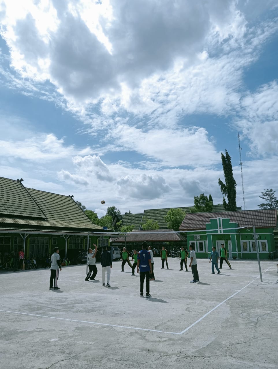 TIM VOLLY BALL MTs N 2 SAROLANGUN JUARA I PUTRA DAN JUARA 1 PUTRI DALAM RANGKA MEMERIAHKAN HARI AMAL BAKTI (HAB) KEMENTERIAN AGAMA TAHUN 2024