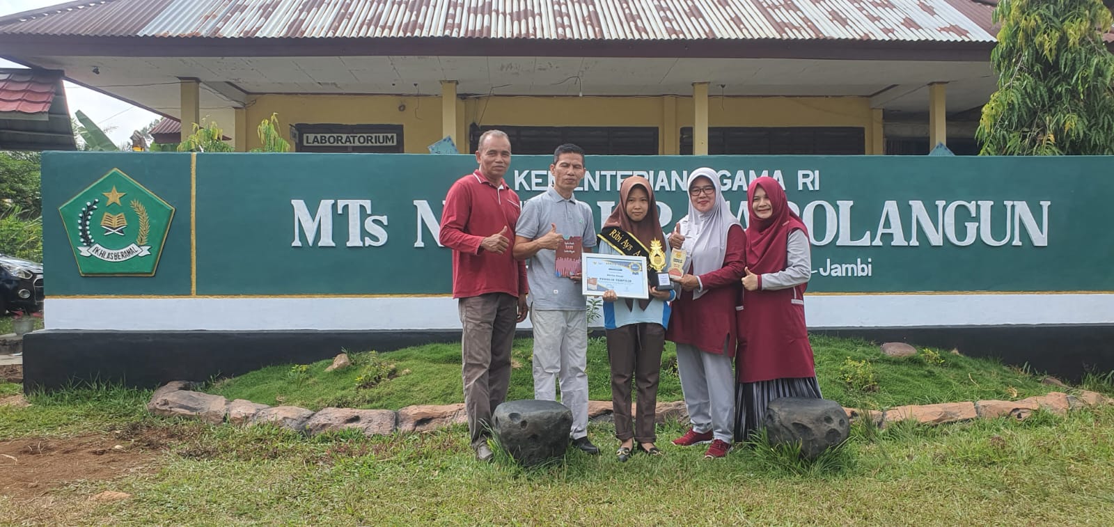 SATU ORANG SISWI MTS NEGERI 2 SAROLANGUN RAIH PENGHARGAAN TINGKAT NASIONAL 