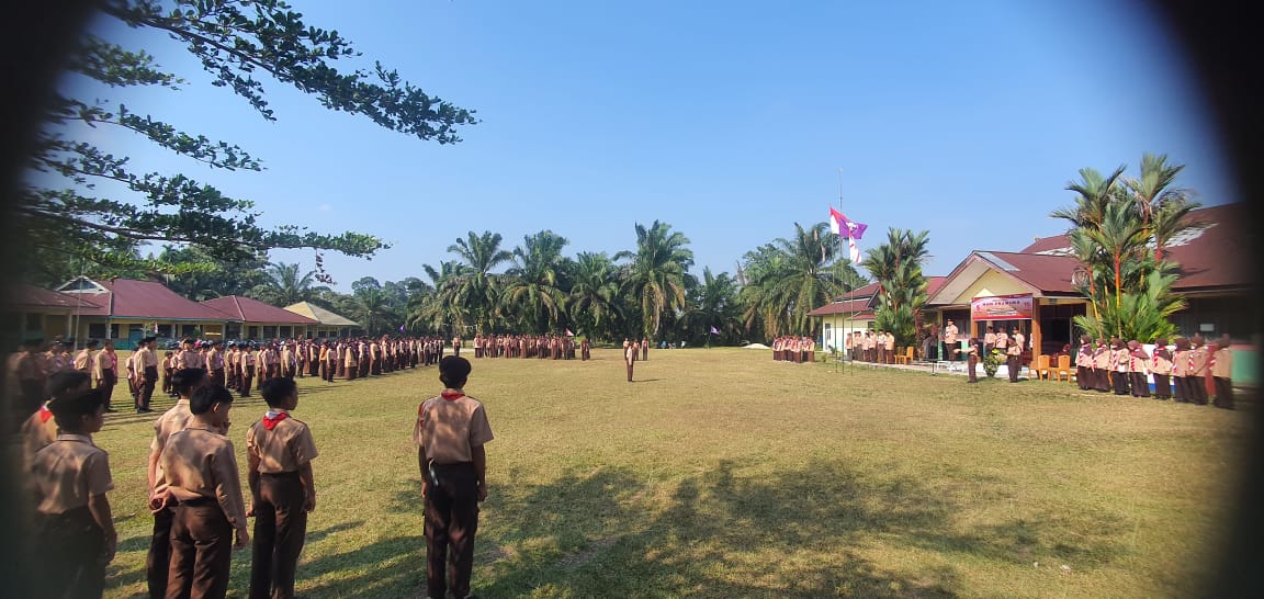 MTs NEGERI 2 SAROLANGUN MELAKSANAKAN UPACARA PERINGATAN HARI PRAMUKA KE-63 TAHUN 2024