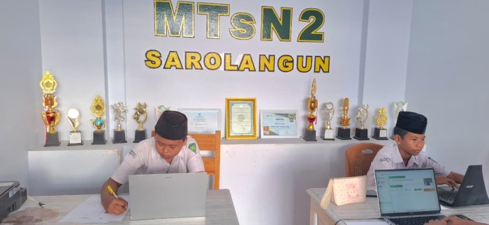 Sembilan Siswa-Siswi MTsN 2 Sarolangun Mengikuti Simulasi atau Uji Coba Olimpiade Madrasah Indonesia (OMi) 2025