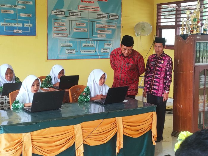 PELAKSANAAN ANBK HARI PERTAMA di MTsN 2 SAROLANGUN BERJALAN LANCAR